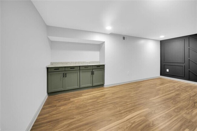 Building Photo - 3119 Piper Dr