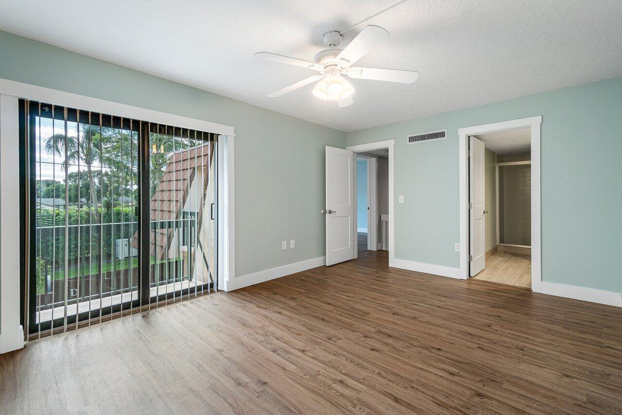 Building Photo - 825 Center St