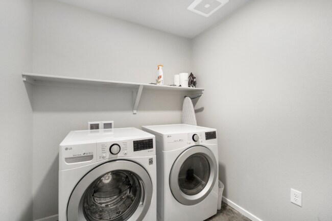 Building Photo - 2614 Thunderstreak Ln