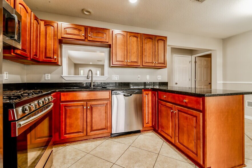 Building Photo - 1806 Horsechestnut Ct