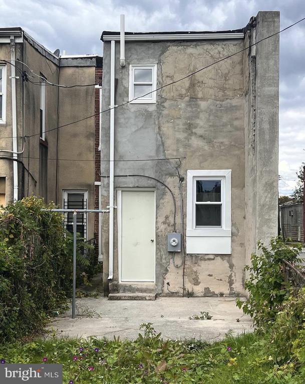 Building Photo - 1715 Presstman St