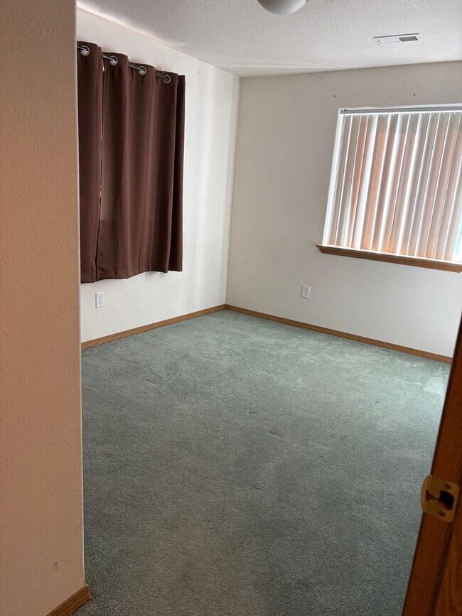 Building Photo - Ranch Style Home in Carlton