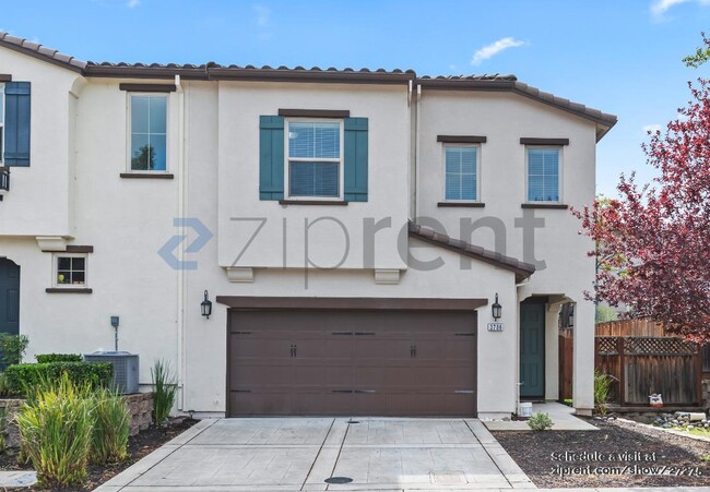 Building Photo - 3786 Vine St