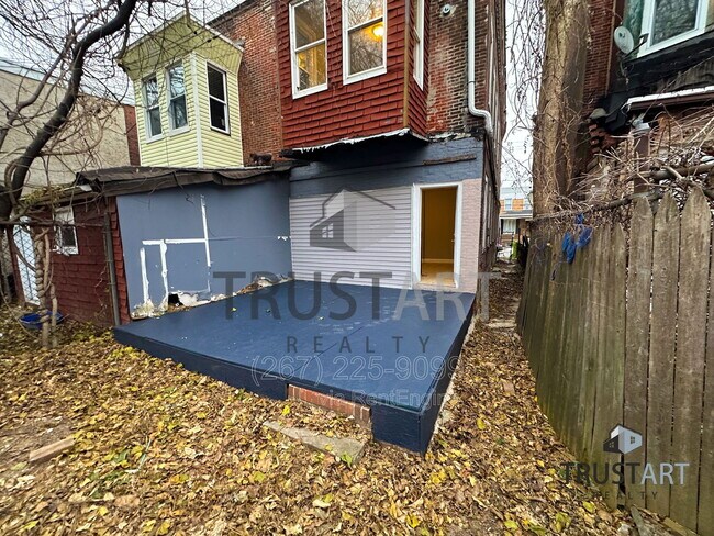 Building Photo - 330 N 53rd St