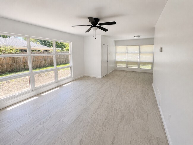 Building Photo - 1400 Audubon Rd