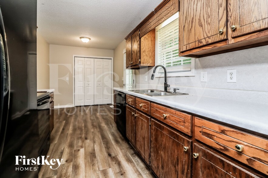 Building Photo - 82 Broadlands Dr