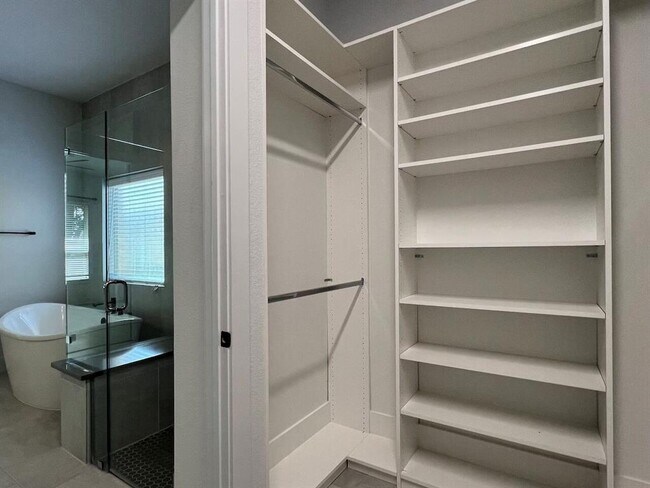 Building Photo - 2612 Brushwood Mdw