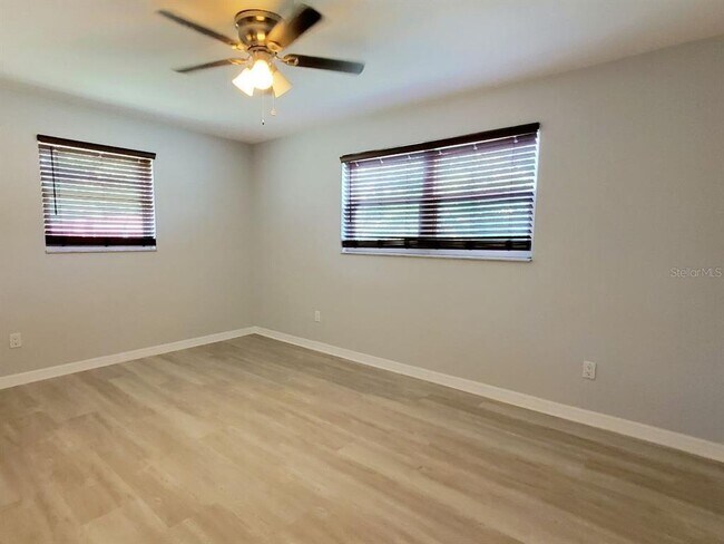 Building Photo - 507 Vine Ave