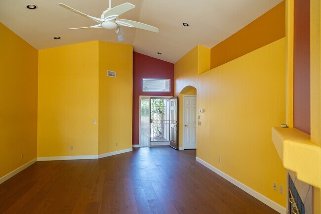 Building Photo - 11146 N Desert Flower Dr