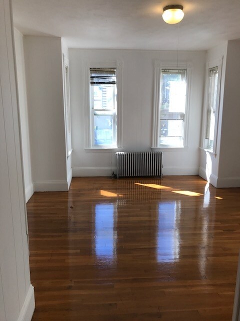 Building Photo - 157 Beacon St