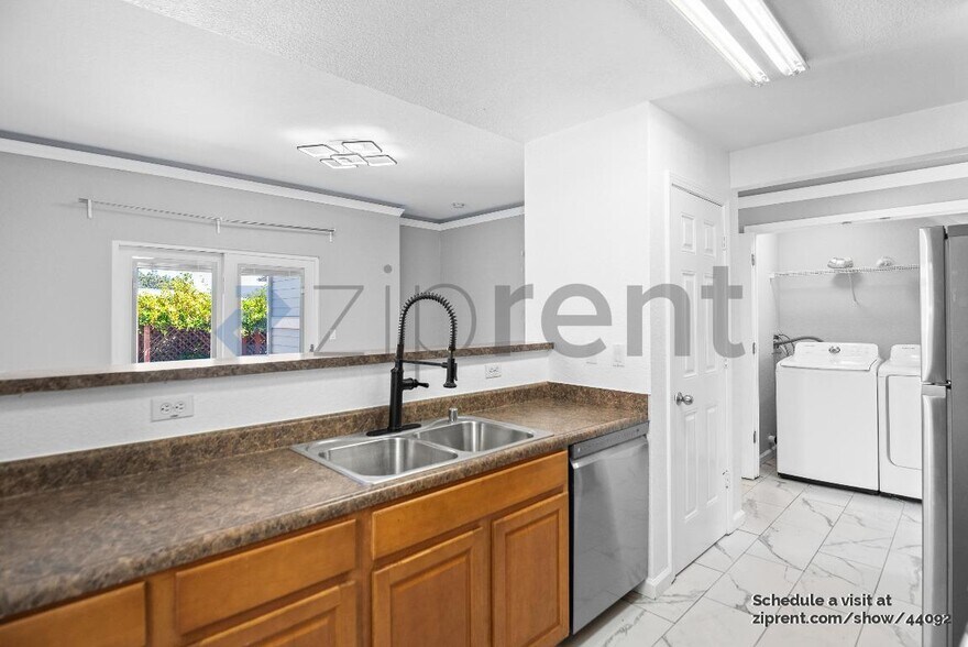 Building Photo - 2715 Foothill Ave