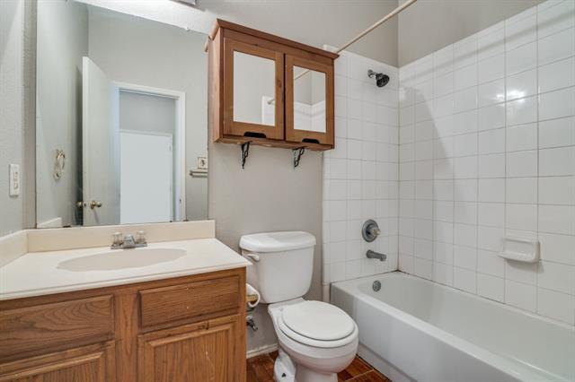 Building Photo - 3817 Brandon Park Dr