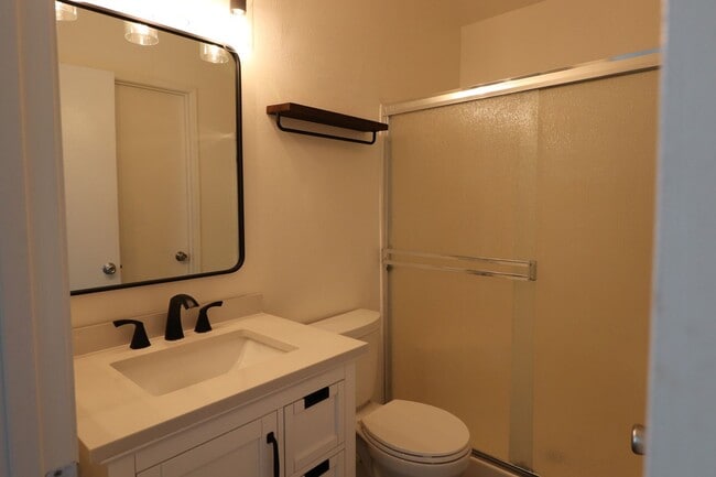 Building Photo - Rice Ranch Condo