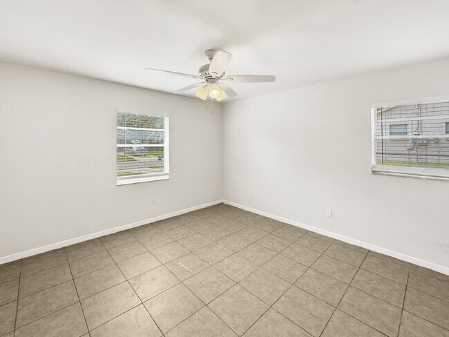 Building Photo - 6805 Mathers Ln