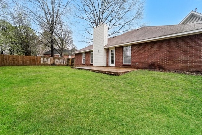 Building Photo - 107 Whitewood Ln
