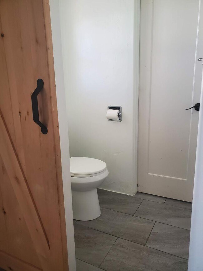 Building Photo - 1520 W Encanto Blvd