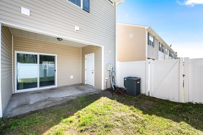 Building Photo - 525 Oyster Rock Ln