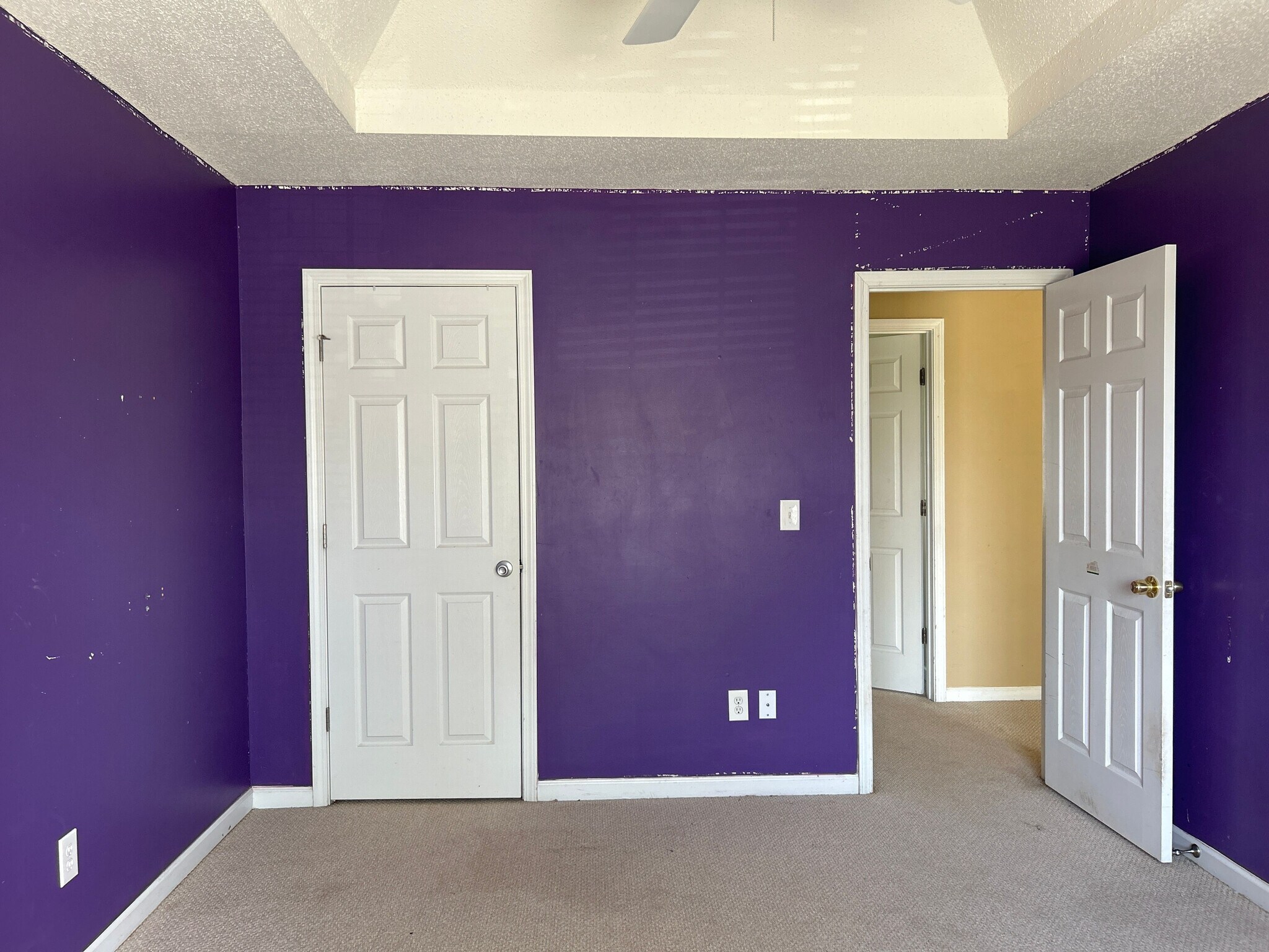 Building Photo - Room in House on Cabana Way