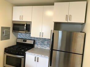 Building Photo - Updated 1BR Apt available now!