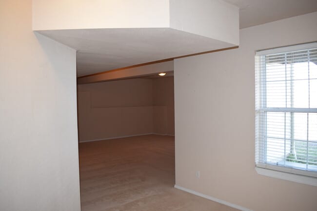 Building Photo - 4 bed / 3 bed Home with Gorgeous View!!!