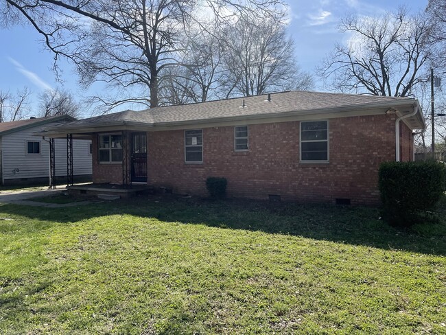 Building Photo - 1125 Normandy Ln