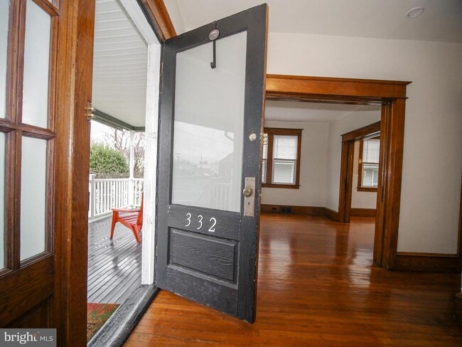 Building Photo - 332 Crown Point Rd