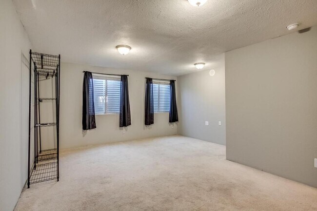 Building Photo - 2137 S Vallejo St