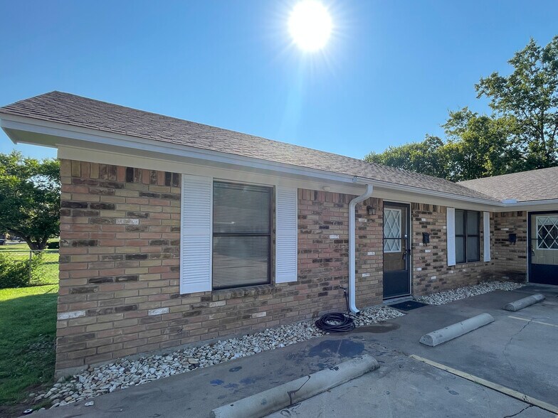 Building Photo - 3122 McFerrin Ave