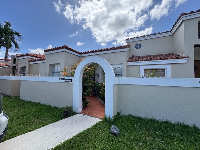 Building Photo - 6405 SW 132nd Ct Cir
