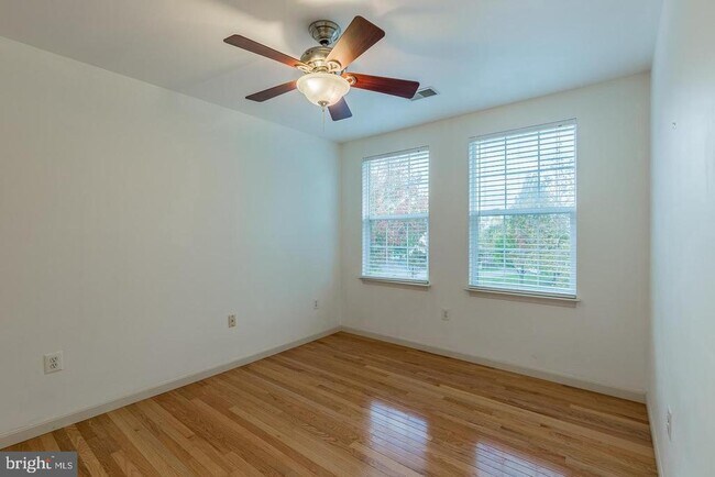 Building Photo - 105 Bridgette Pl NE