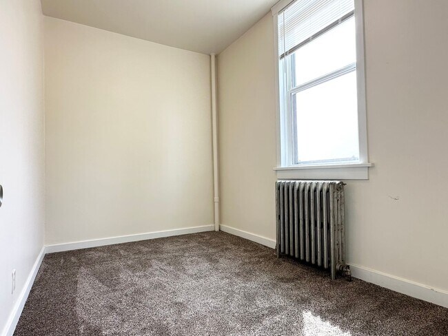 Building Photo - 2016 Marshall St