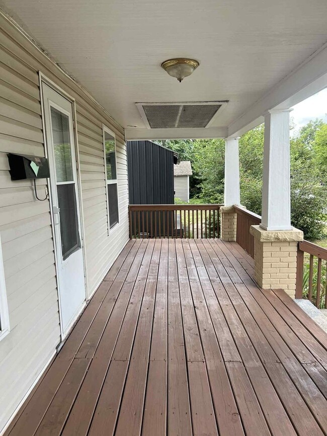 Building Photo - SUMMER SPECIAL: HALF OFF FIRST MONTH RENT!...