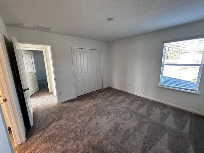 Building Photo - Brand New 4/3.5 Two Story Home with Loft. ...