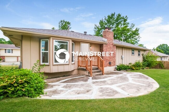 Building Photo - 3 Bedroom Pet-Friendly Home in INDEPENDENCE, MO with Main Street Renewal