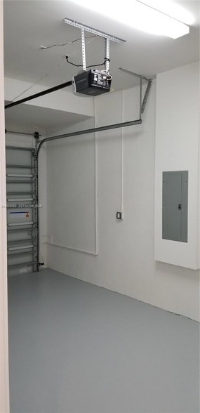 Building Photo - 10546 SW 118th Ave