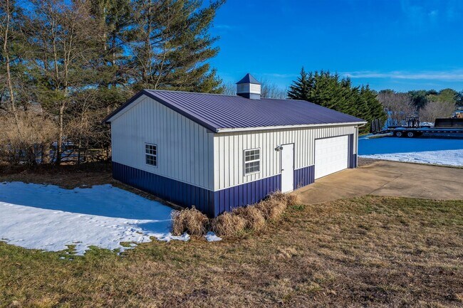 Building Photo - WELLER ESTATES