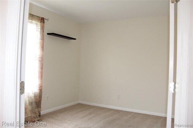 Building Photo - 40690 Bluesprings Ct