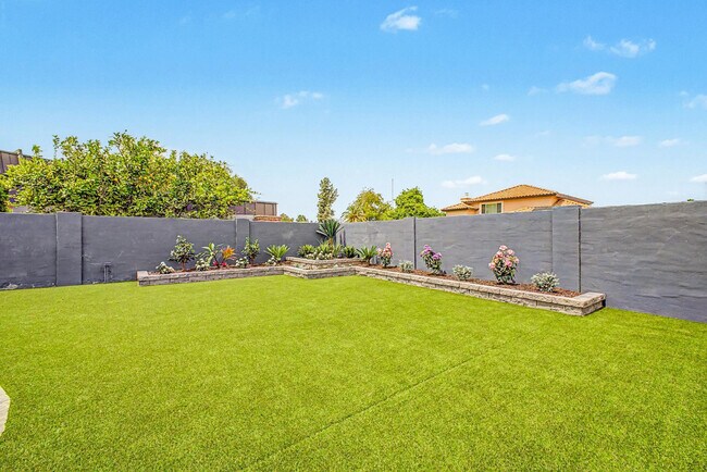 Building Photo - 2800 S Bala Dr