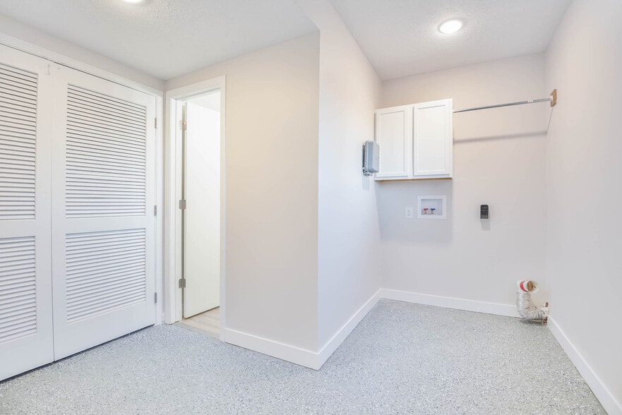 Laundry Room - 7704 S 25th St