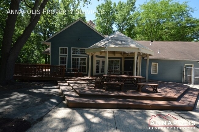 Building Photo - 906 Windwhisper Ln