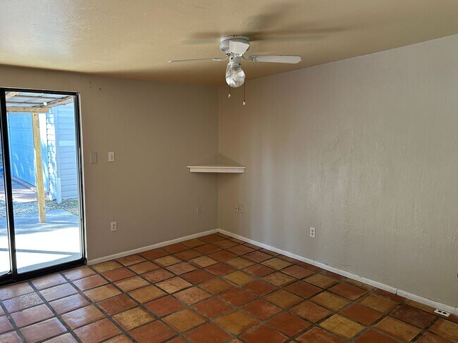 Building Photo - Single Family Home