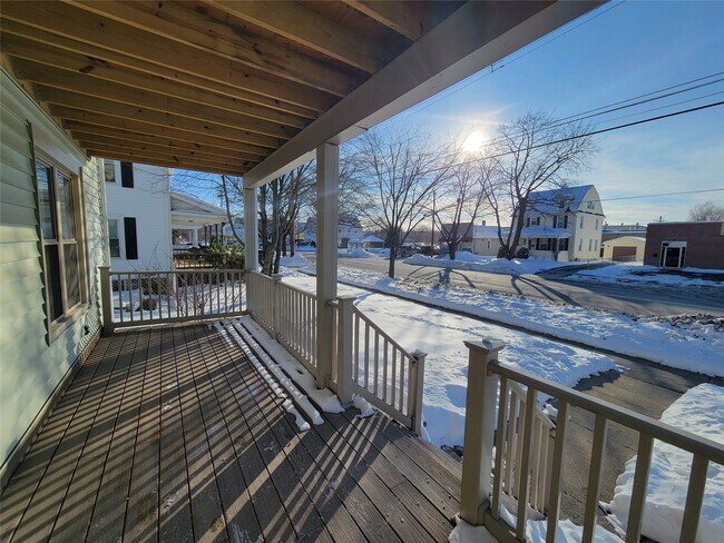 Building Photo - 90 Broad Ave