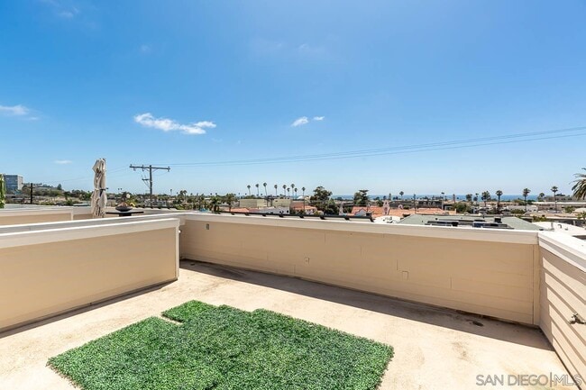 Building Photo - 7726 Ivanhoe Ave