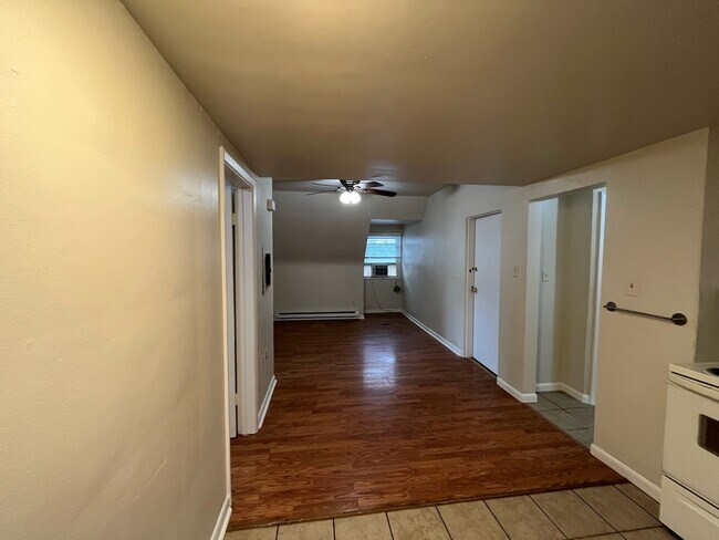 Interior Photo - Stratford 217