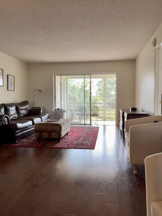Building Photo - 2828 Casita Way