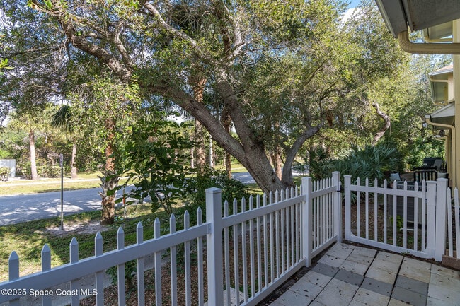 Building Photo - 208 Tin Roof Ave