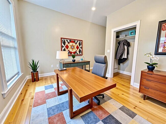 Building Photo - 3 bedroom in Boston MA 02130