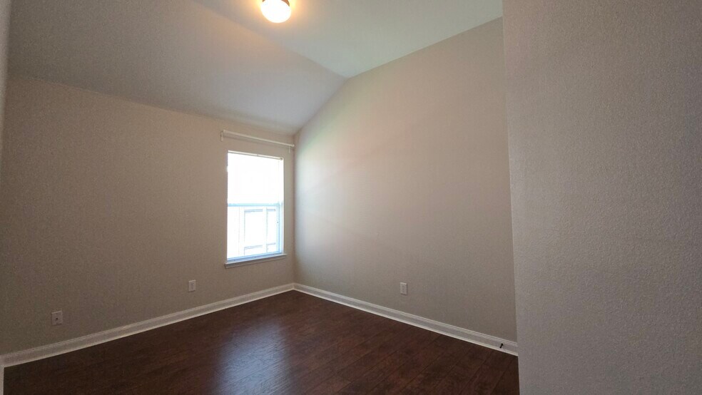 Building Photo - 6800 Oak Falls Dr