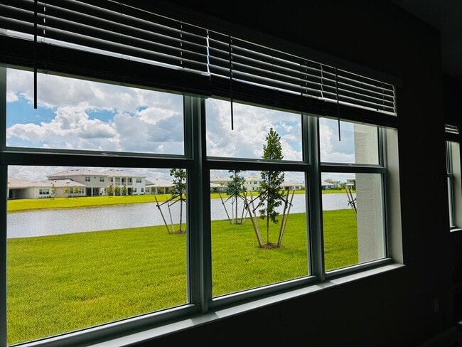 Building Photo - 5468 Pecan Dr