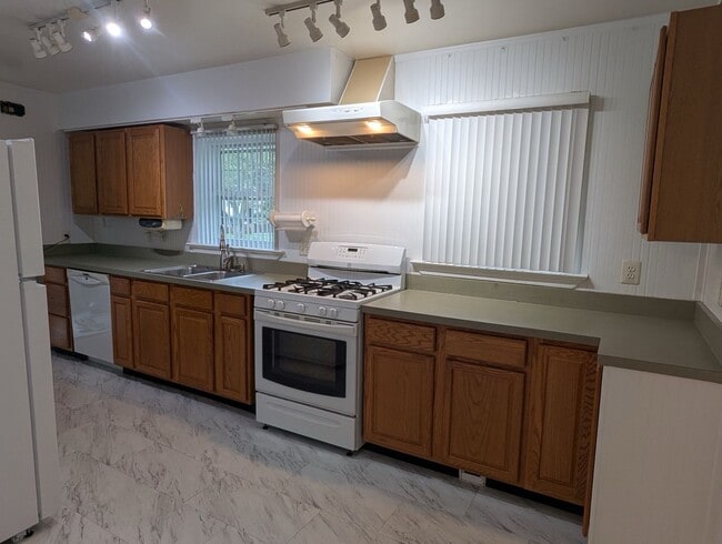Building Photo - 7514 Greengate Dr